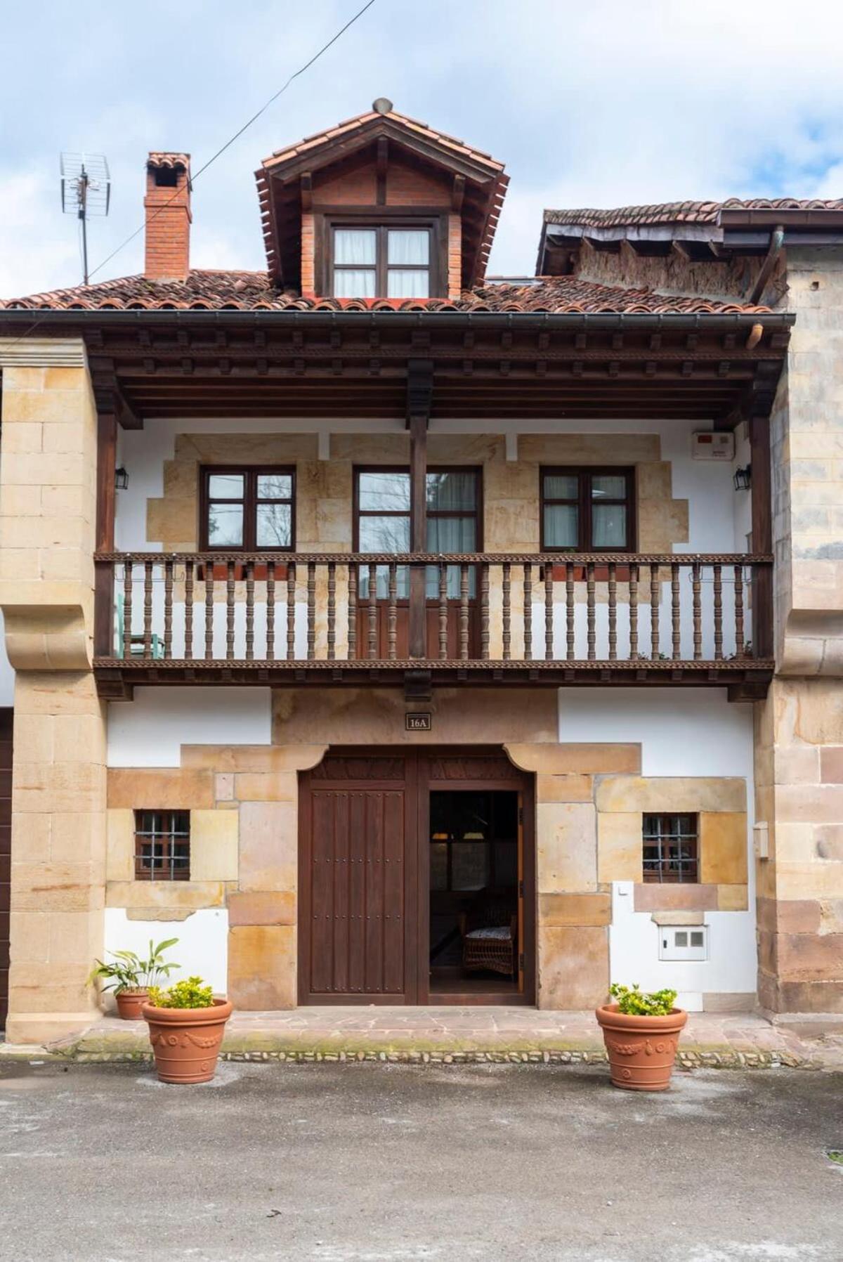 Casa Rural La Carlota Renedo De Cabuerniga Exterior foto